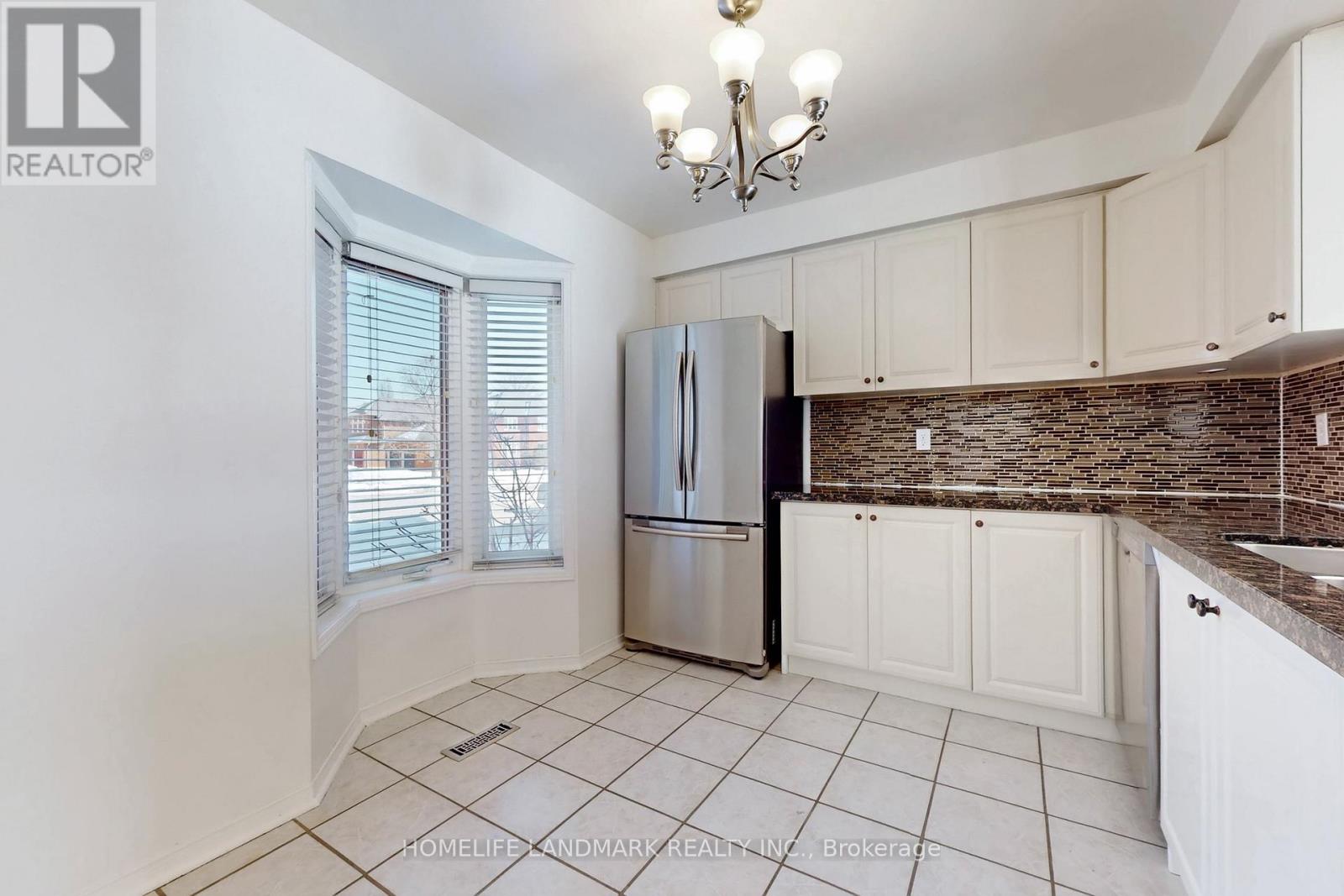 225 Wildwood Trail, Mississauga, Ontario  L4Z 3S4 - Photo 12 - W12838504