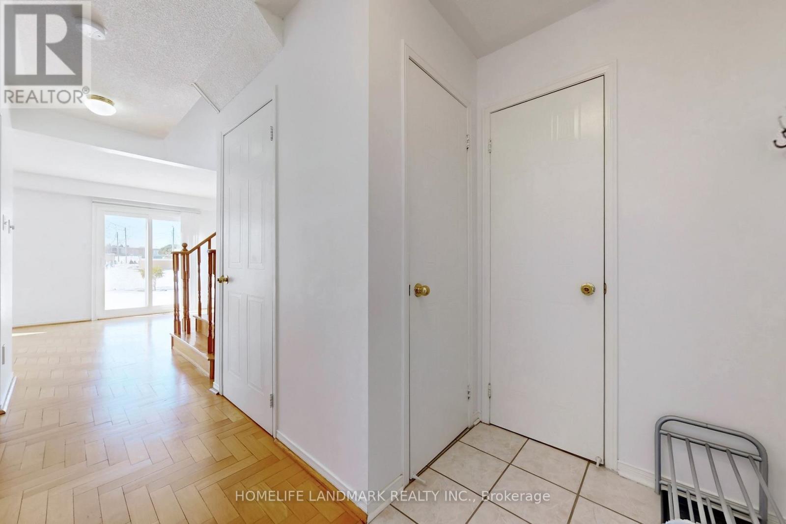 225 Wildwood Trail, Mississauga, Ontario  L4Z 3S4 - Photo 16 - W12838504