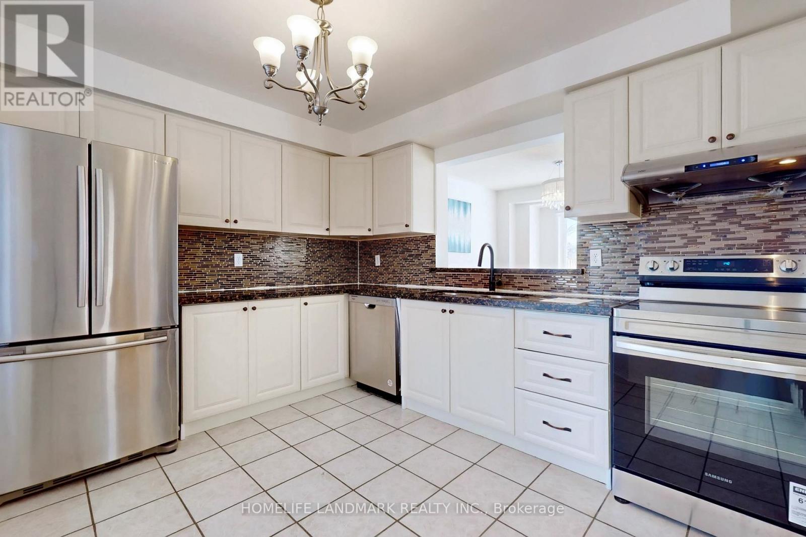 225 Wildwood Trail, Mississauga, Ontario  L4Z 3S4 - Photo 10 - W12838504