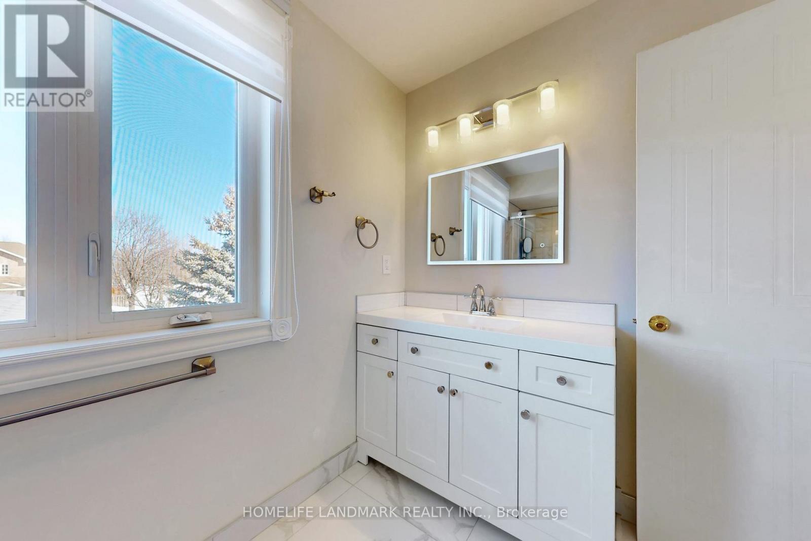 225 Wildwood Trail, Mississauga, Ontario  L4Z 3S4 - Photo 29 - W12838504