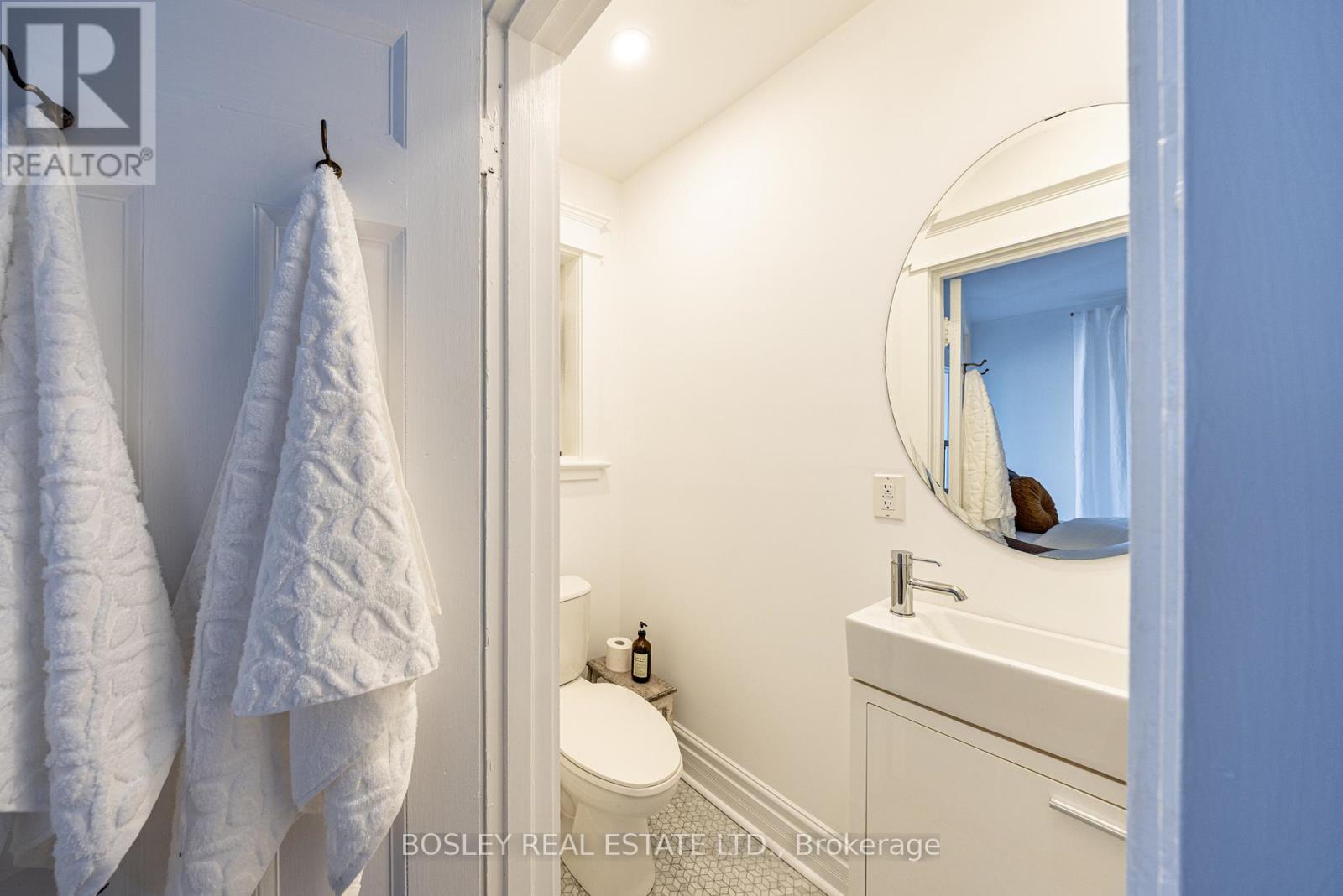 110 Grenadier Road, Toronto, Ontario  M6R 1R4 - Photo 15 - W12839176