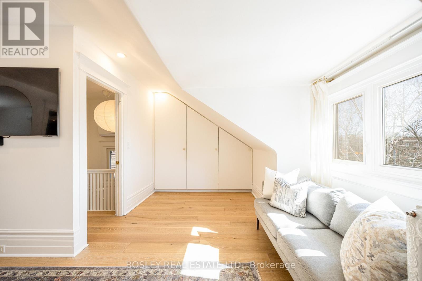 110 Grenadier Road, Toronto, Ontario  M6R 1R4 - Photo 25 - W12839176