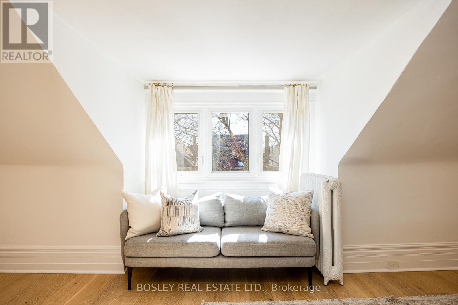 110 Grenadier Road, Toronto, Ontario  M6R 1R4 - Photo 26 - W12839176