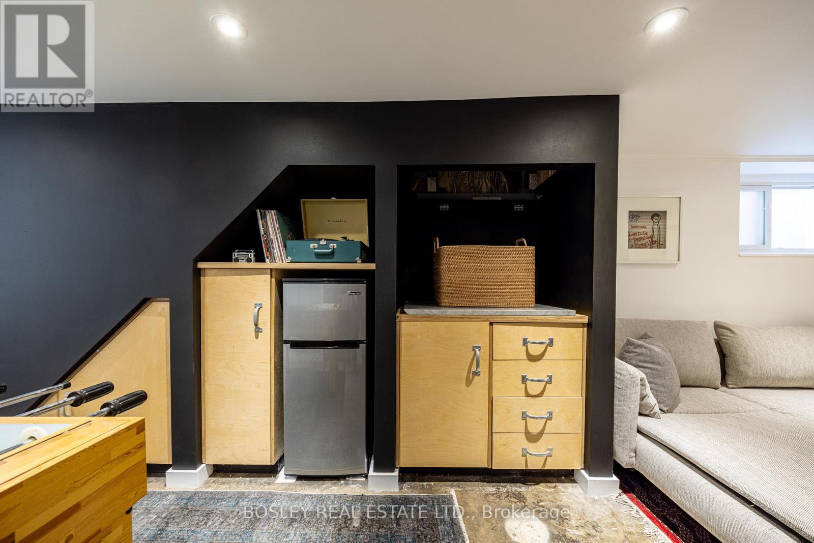 110 Grenadier Road, Toronto, Ontario  M6R 1R4 - Photo 36 - W12839176