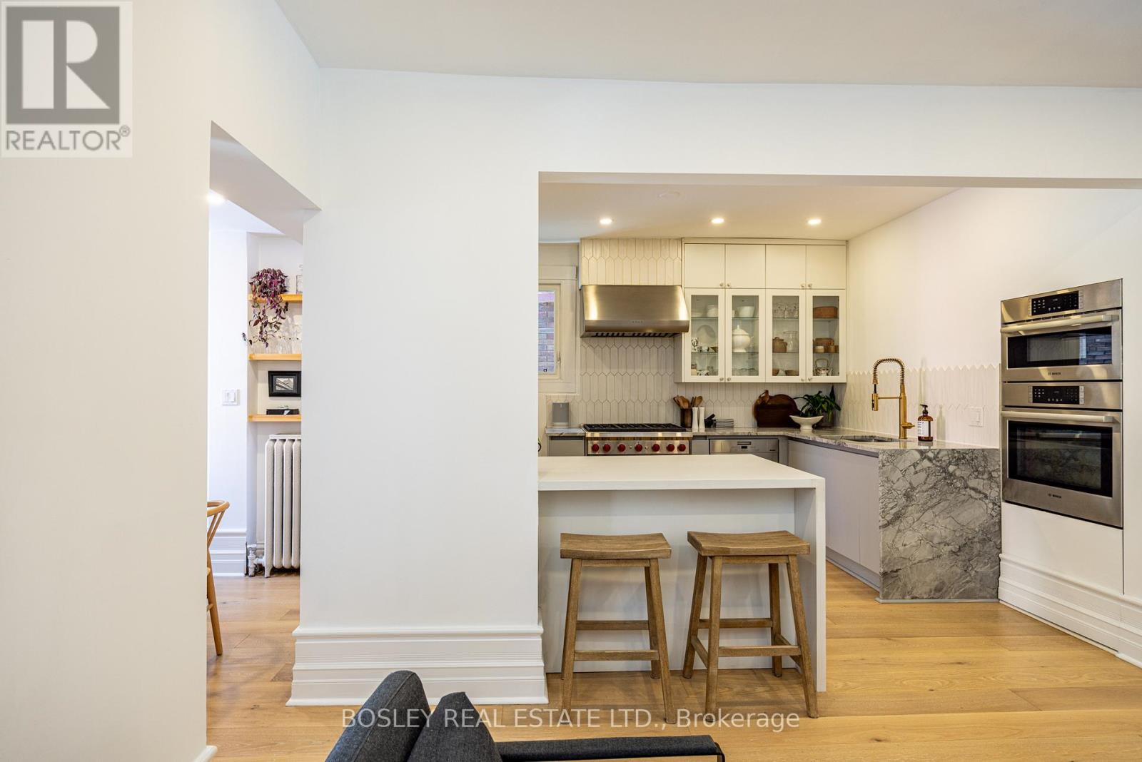 110 Grenadier Road, Toronto, Ontario  M6R 1R4 - Photo 5 - W12839176