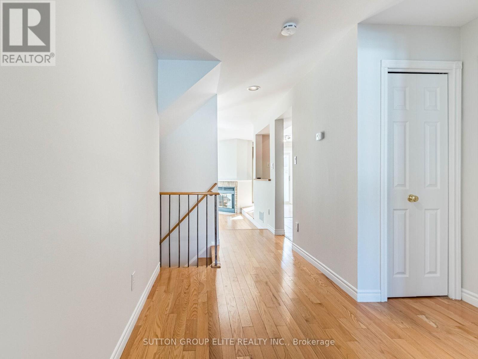 46 - 4635 Regents Terrace, Mississauga, Ontario L5R 1X3 - Photo 4 - W12839220