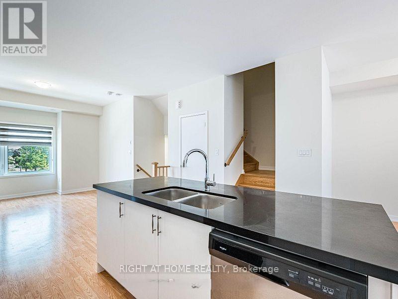 21 Lambert Lane, Caledon, Ontario  L7E 4M5 - Photo 4 - W12839224