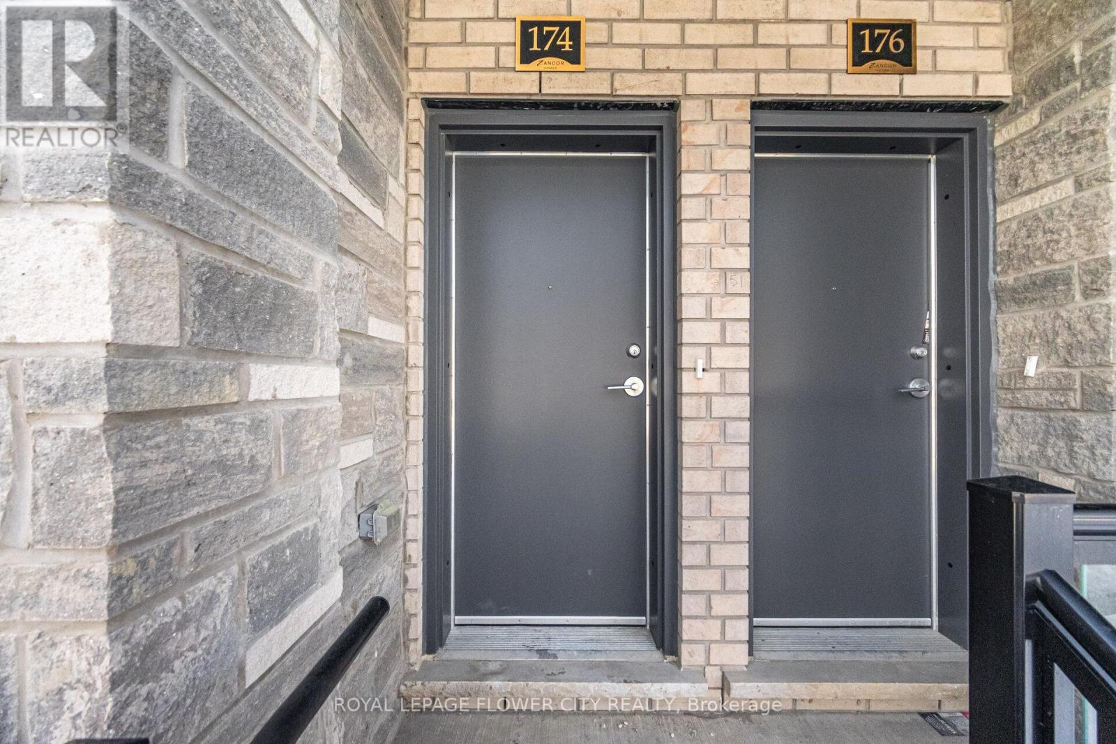 174 Petch Avenue, Caledon, Ontario  L7C 4J8 - Photo 4 - W12839236