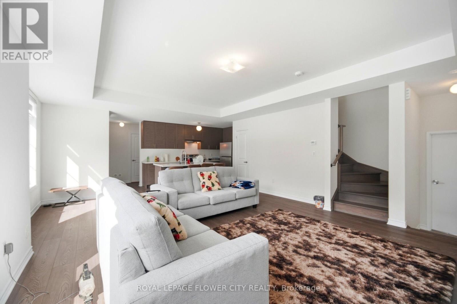 174 Petch Avenue, Caledon, Ontario  L7C 4J8 - Photo 8 - W12839236