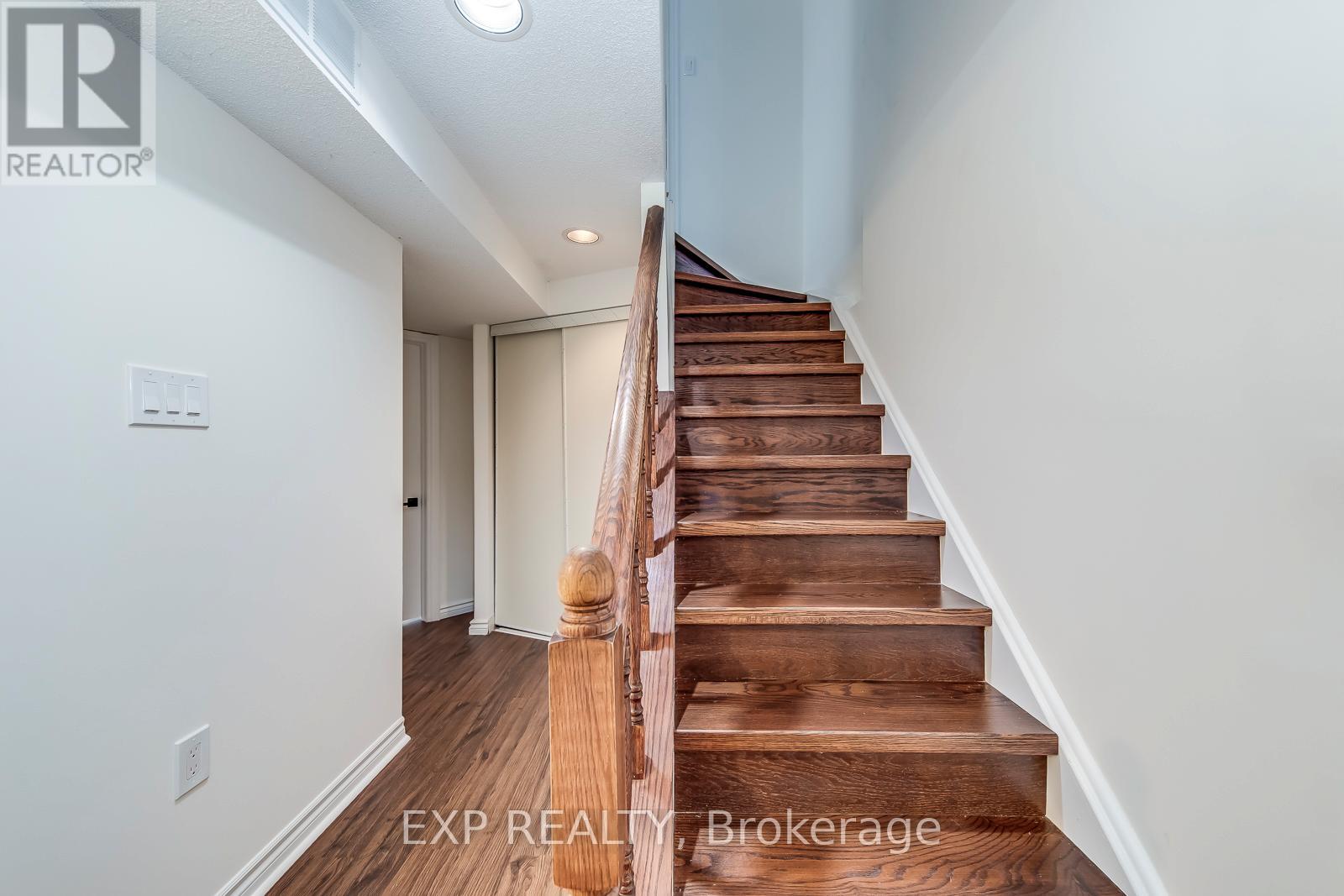 1570 Cuthbert Avenue, Mississauga, Ontario  L5M 3R2 - Photo 30 - W12839288