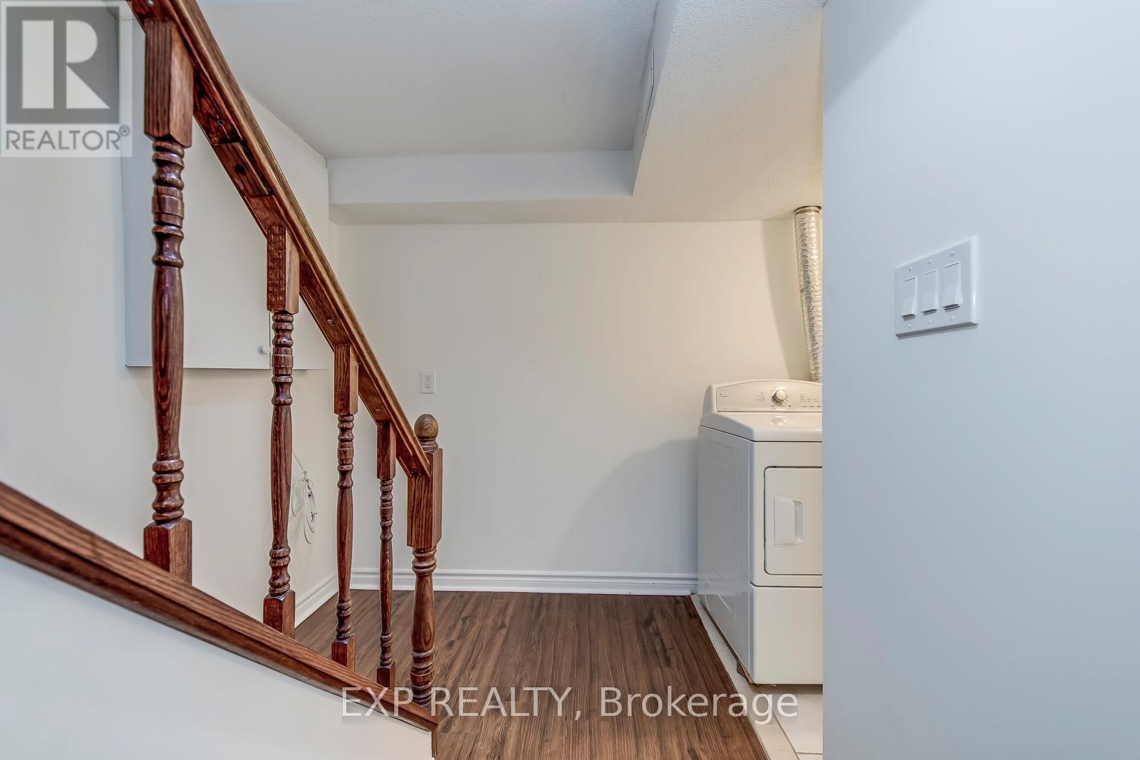 1570 Cuthbert Avenue, Mississauga, Ontario  L5M 3R2 - Photo 36 - W12839288