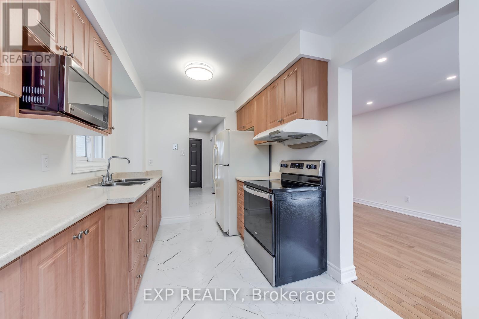 1570 Cuthbert Avenue, Mississauga, Ontario  L5M 3R2 - Photo 7 - W12839288