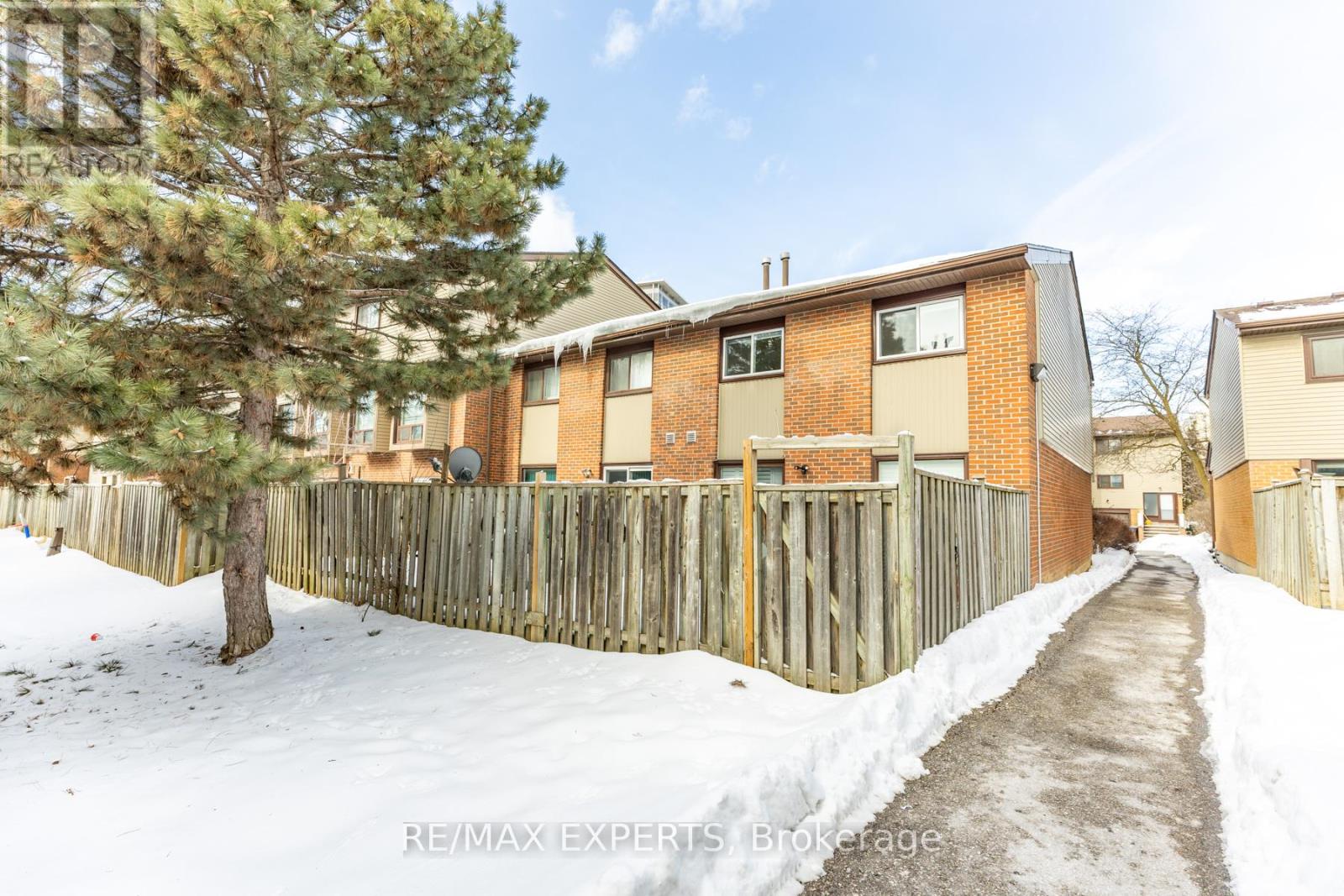 31 Carleton Place, Brampton, Ontario L6T 3Z4 - Photo 19 - W12839318