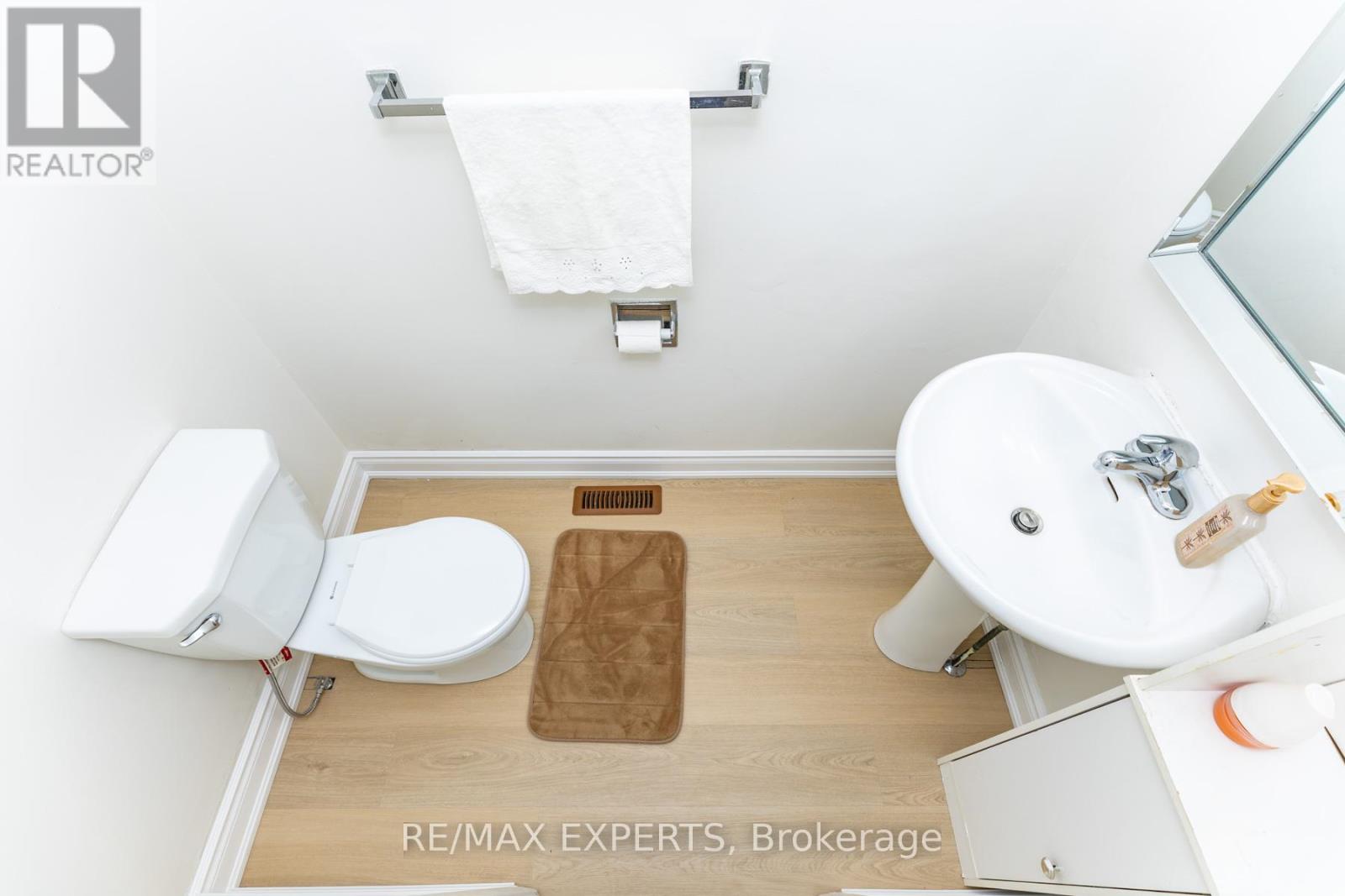 31 Carleton Place, Brampton, Ontario L6T 3Z4 - Photo 7 - W12839318