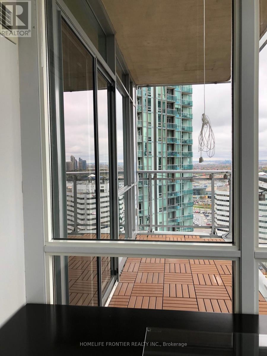 2204 - 225 Webb Drive, Mississauga, Ontario  L5B 4P2 - Photo 14 - W12839328