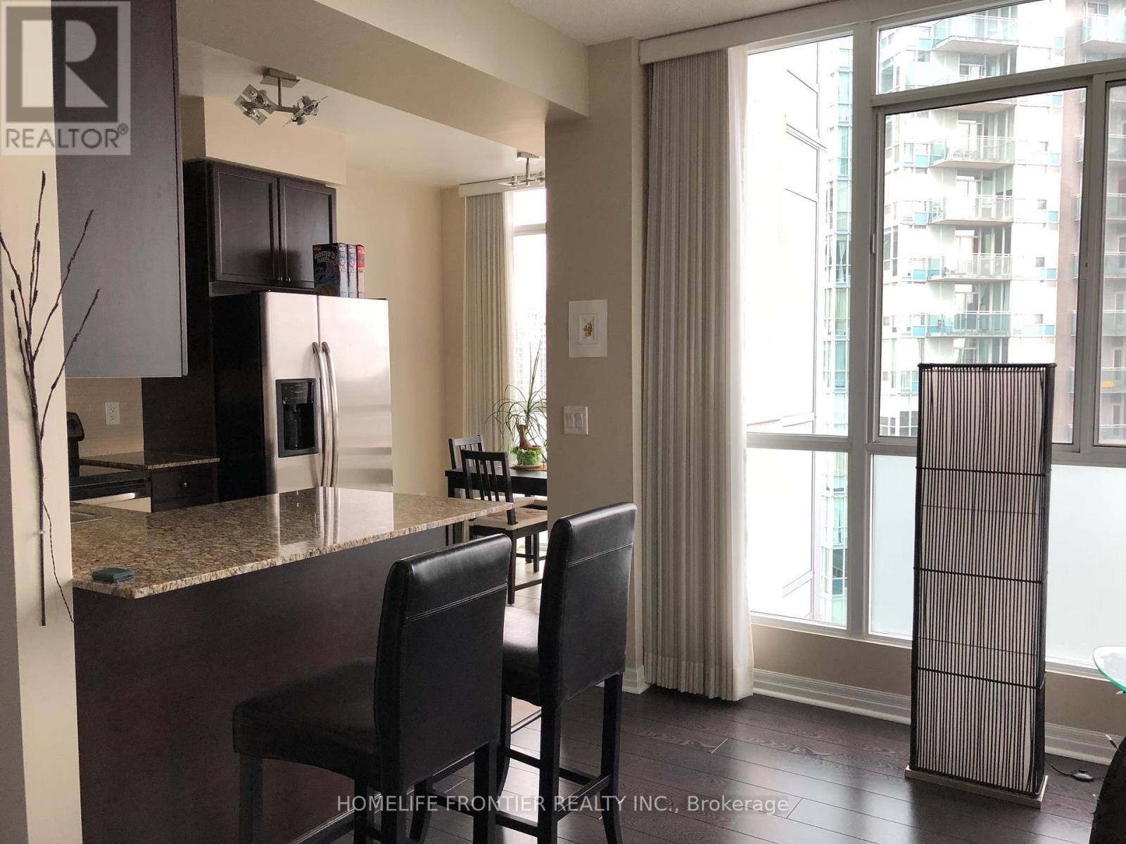 2204 - 225 Webb Drive, Mississauga, Ontario  L5B 4P2 - Photo 5 - W12839328