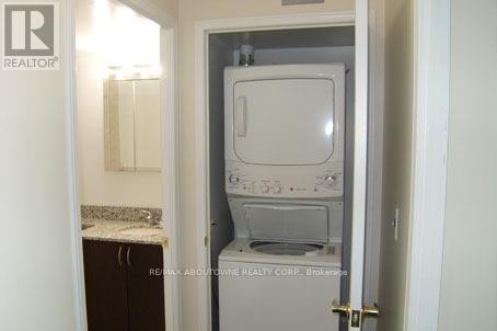 1501 - 4900 Glen Erin Drive, Mississauga, Ontario  L5V 7S2 - Photo 10 - W12839344