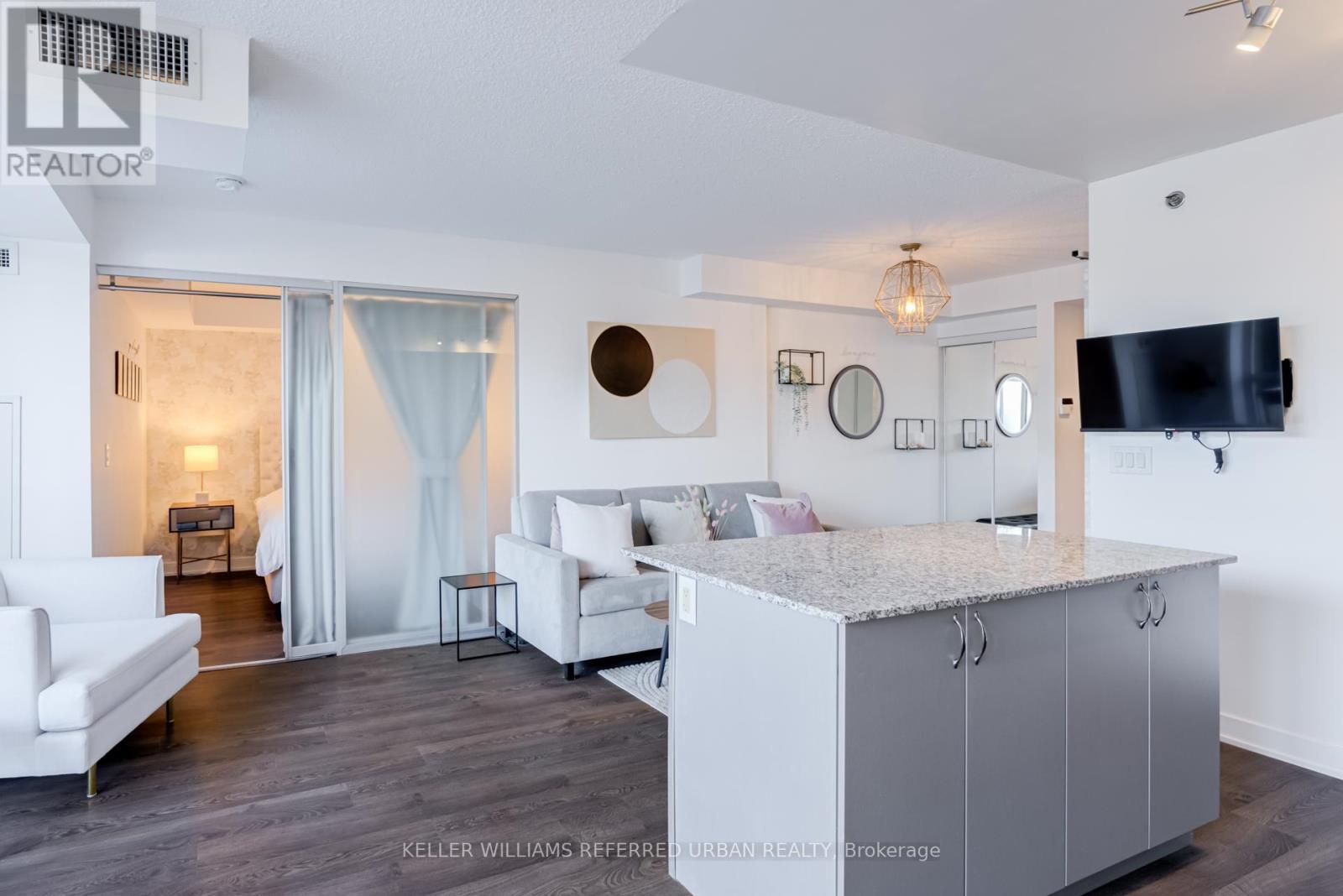 217 - 11 Superior Avenue, Toronto, Ontario  M8V 0A7 - Photo 11 - W12839378