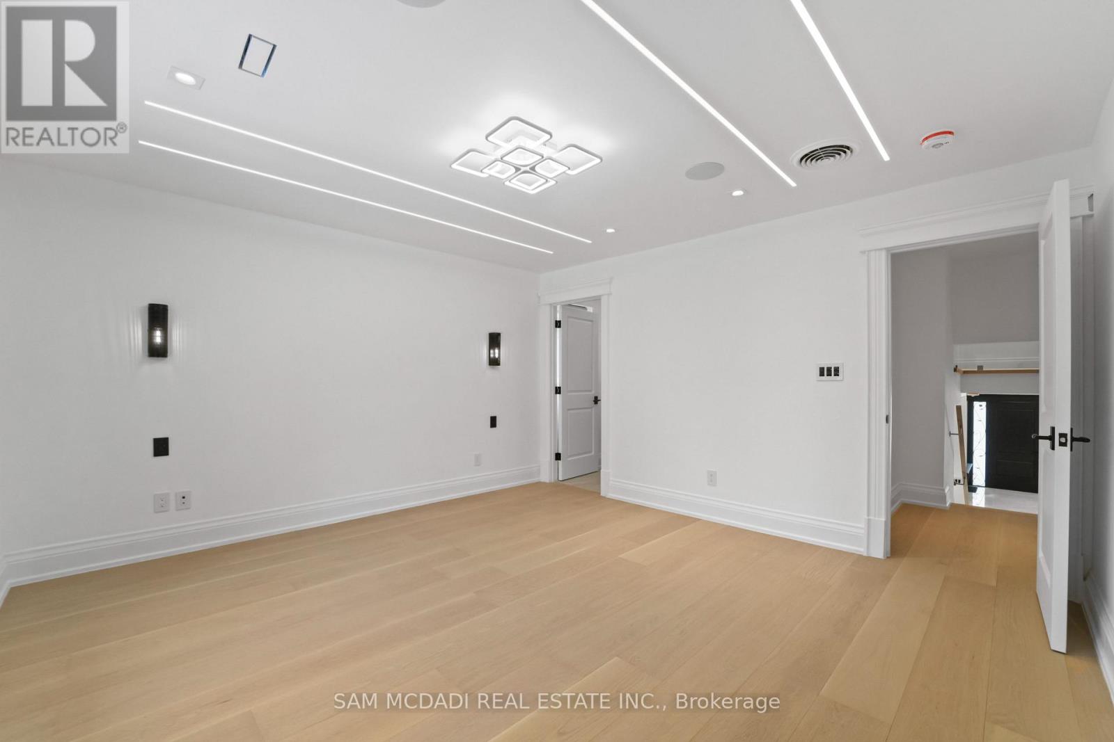 3168 Lakeshore Road W, Oakville, Ontario  L6L 1J6 - Photo 19 - W12839440