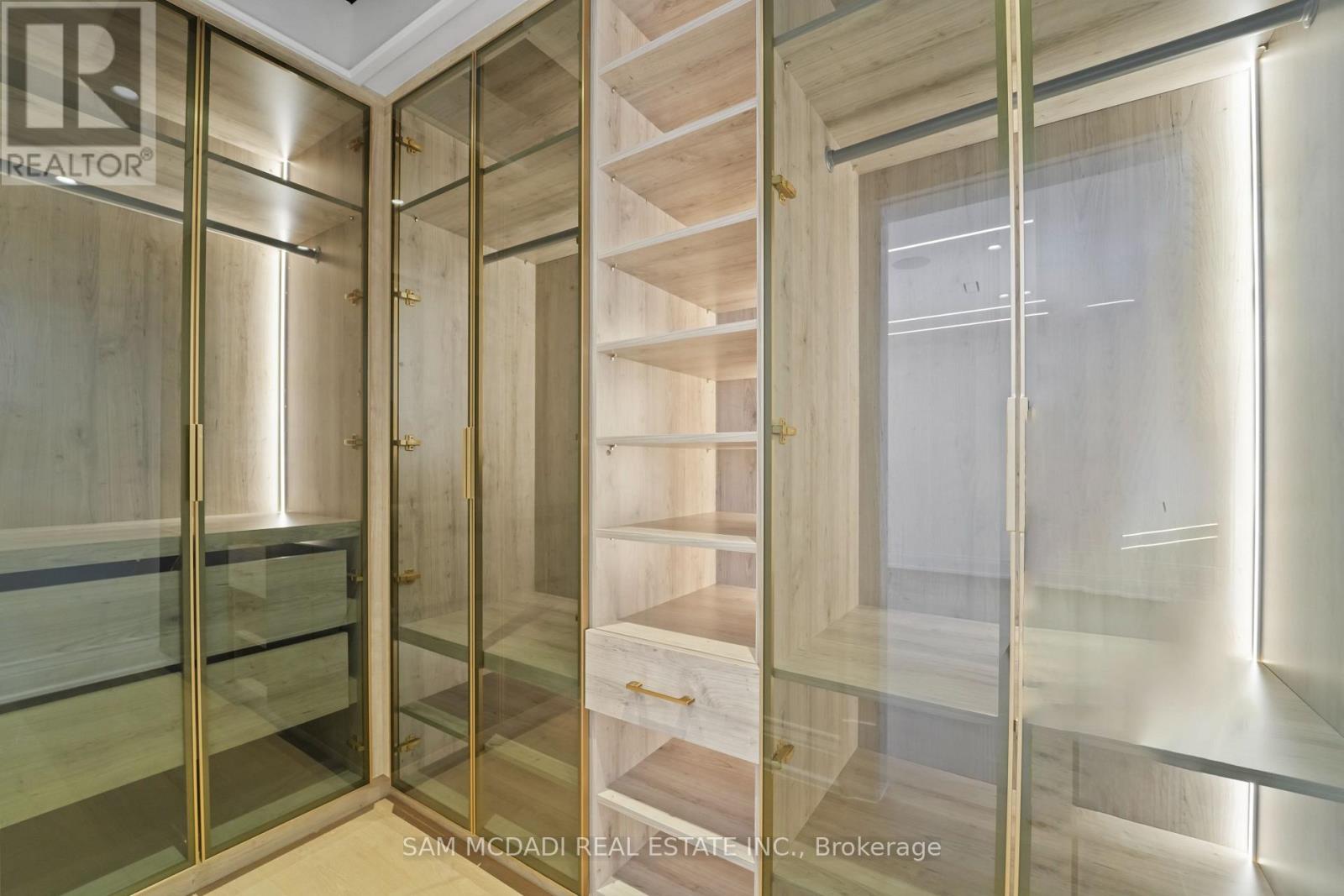 3168 Lakeshore Road W, Oakville, Ontario  L6L 1J6 - Photo 21 - W12839440