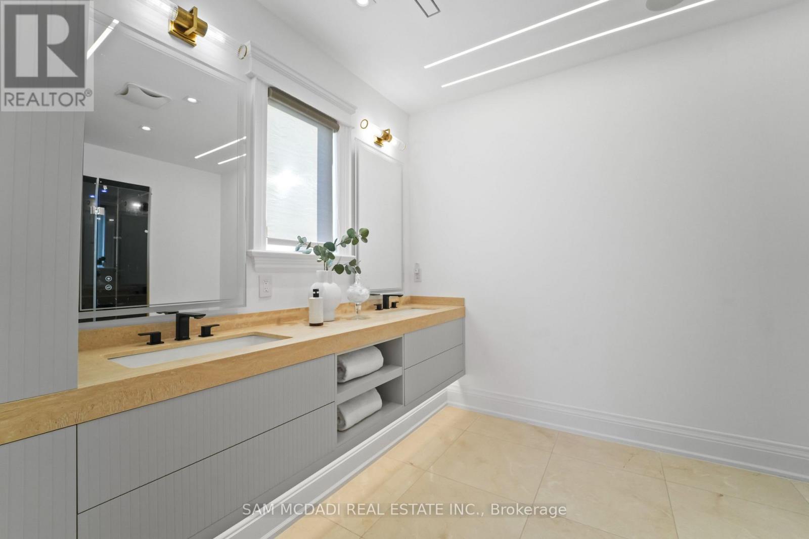 3168 Lakeshore Road W, Oakville, Ontario  L6L 1J6 - Photo 36 - W12839440