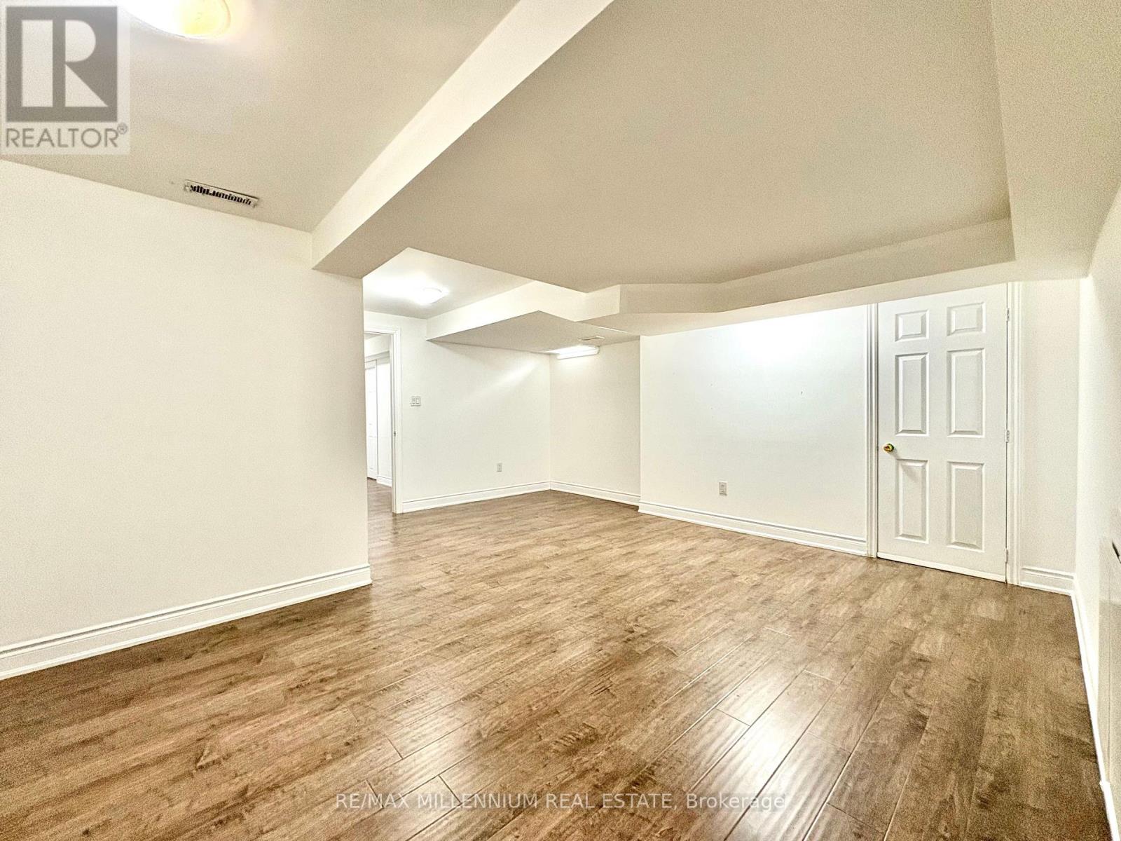 Walk Out Unit - 41 Stoneylake (Lower) Avenue, Brampton, Ontario  L6V 4R1 - Photo 15 - W12839446