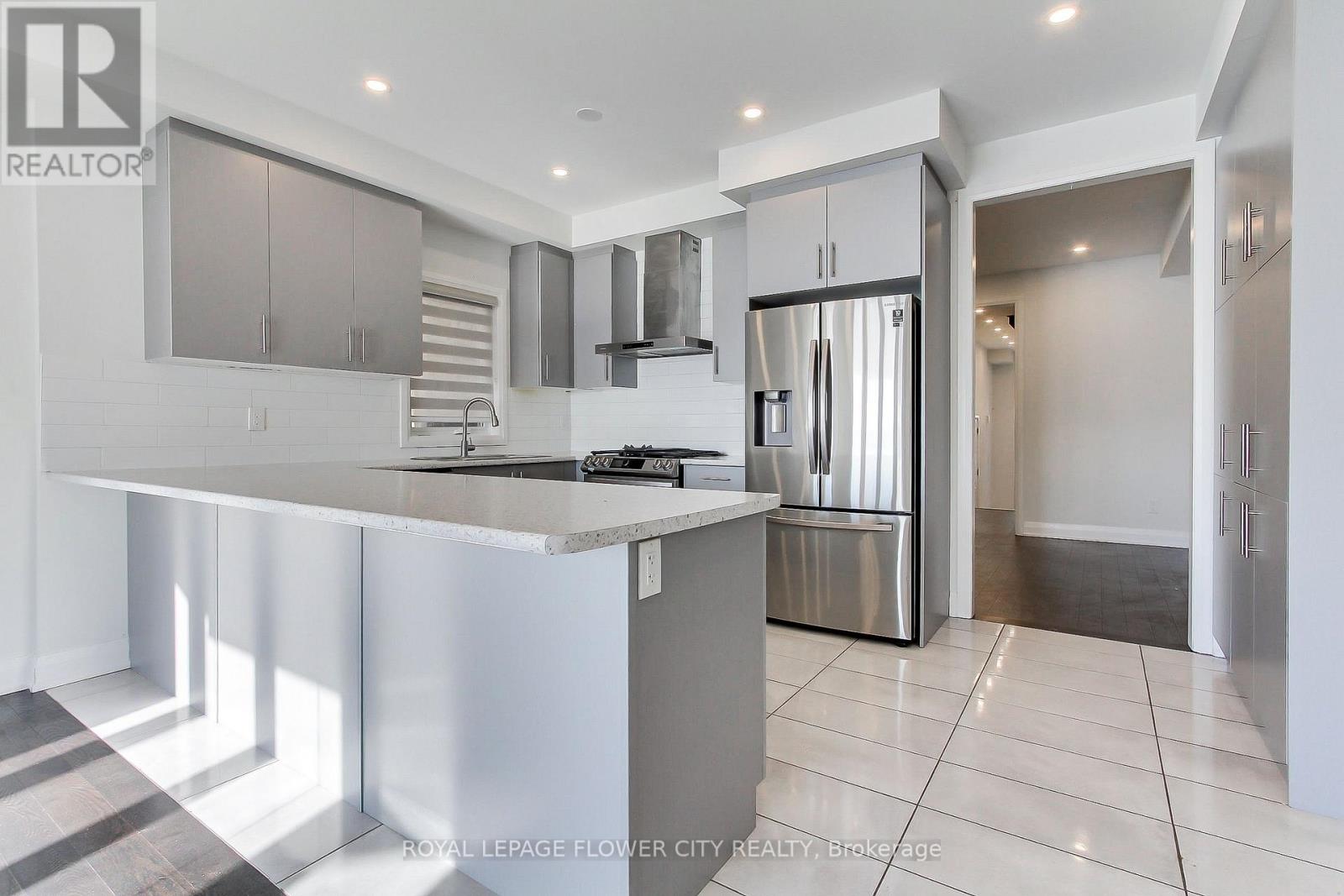 9 Dalbeattie Drive, Brampton, Ontario  L6Y 6H7 - Photo 16 - W12839454