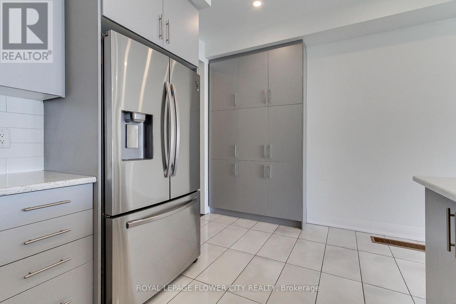 9 Dalbeattie Drive, Brampton, Ontario  L6Y 6H7 - Photo 20 - W12839454