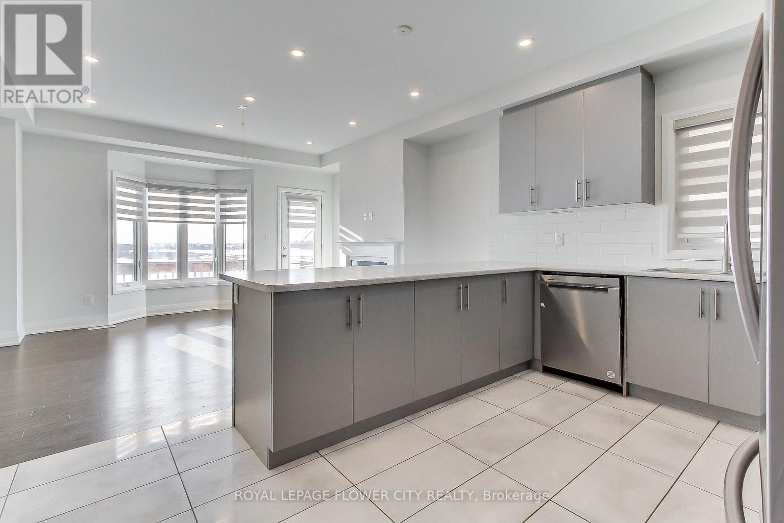 9 Dalbeattie Drive, Brampton, Ontario  L6Y 6H7 - Photo 21 - W12839454