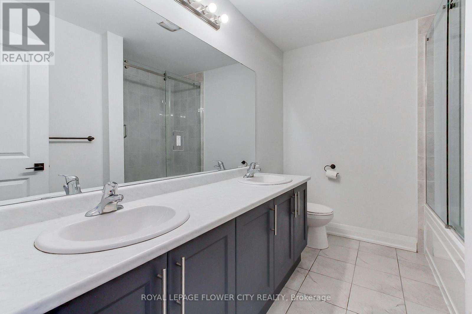 9 Dalbeattie Drive, Brampton, Ontario  L6Y 6H7 - Photo 43 - W12839454