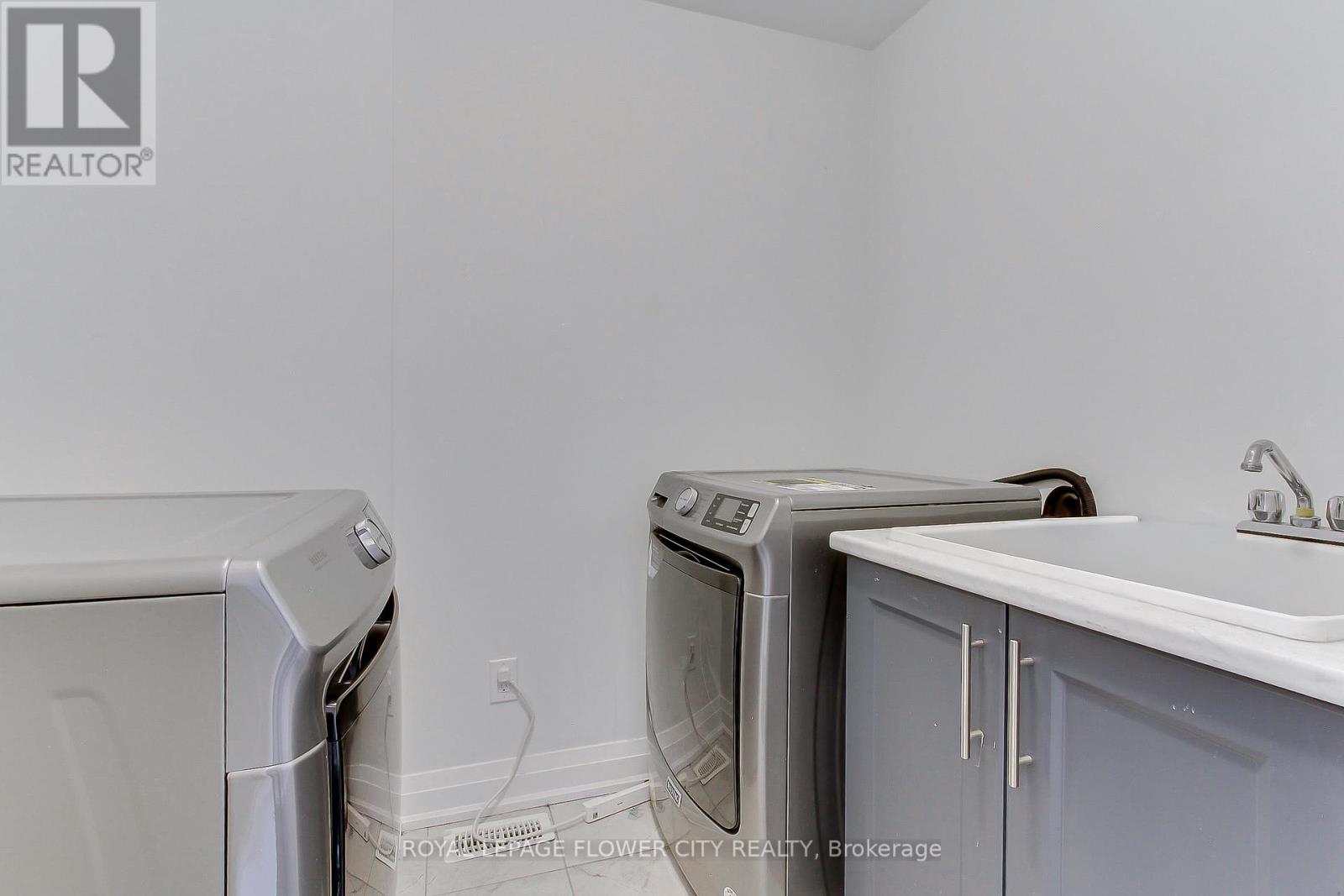 9 Dalbeattie Drive, Brampton, Ontario  L6Y 6H7 - Photo 45 - W12839454