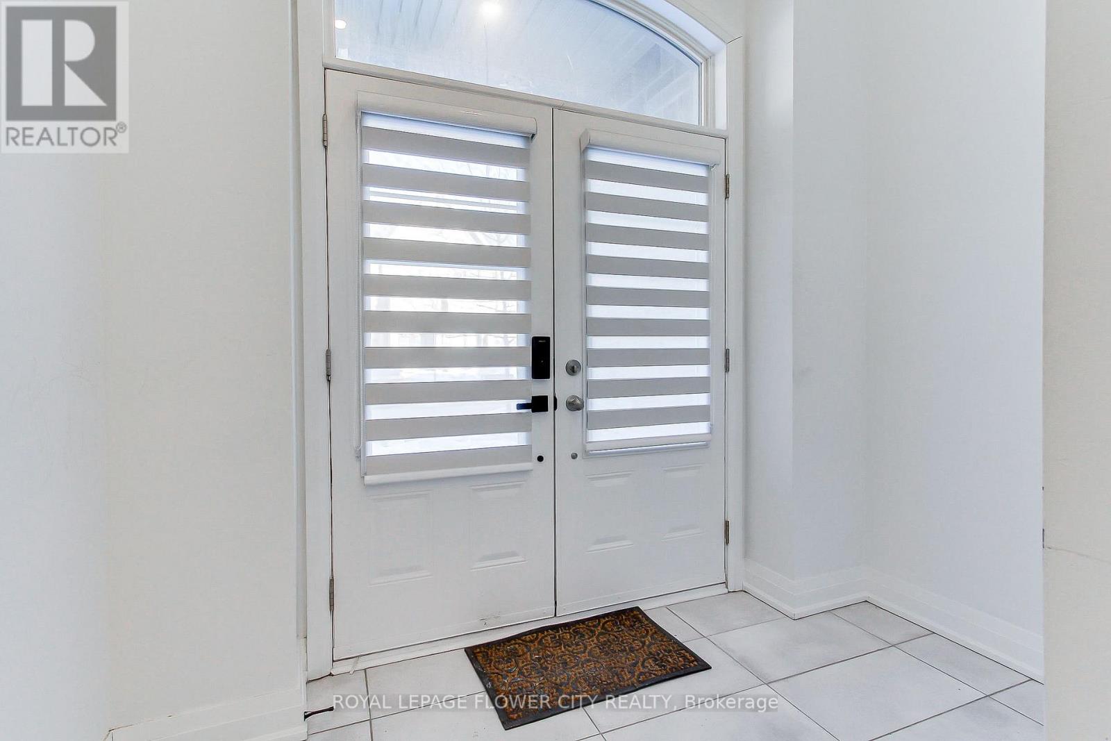 9 Dalbeattie Drive, Brampton, Ontario  L6Y 6H7 - Photo 6 - W12839454