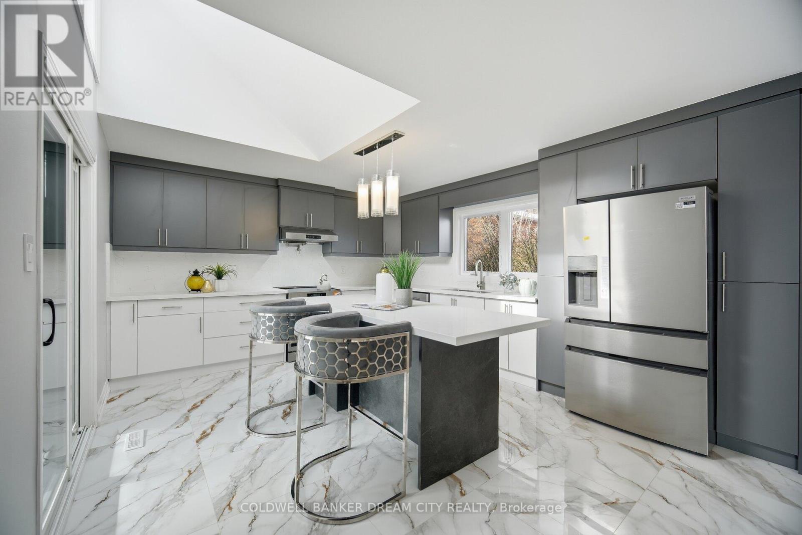 43 Olivers Lane, Caledon, Ontario  L7C 1G5 - Photo 13 - W12839510