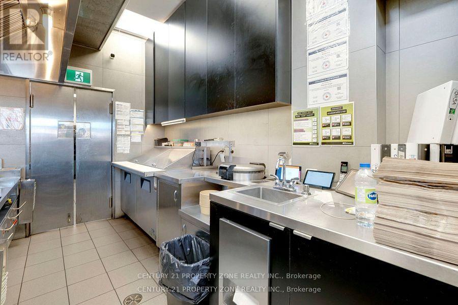 3121 Appleby Line, Burlington, Ontario  L7M 0V7 - Photo 19 - W12839540