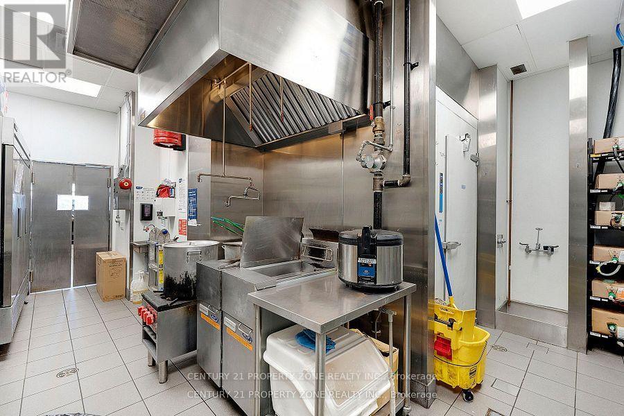 3121 Appleby Line, Burlington, Ontario  L7M 0V7 - Photo 21 - W12839540