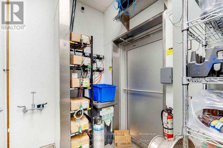 3121 Appleby Line, Burlington, Ontario  L7M 0V7 - Photo 23 - W12839540