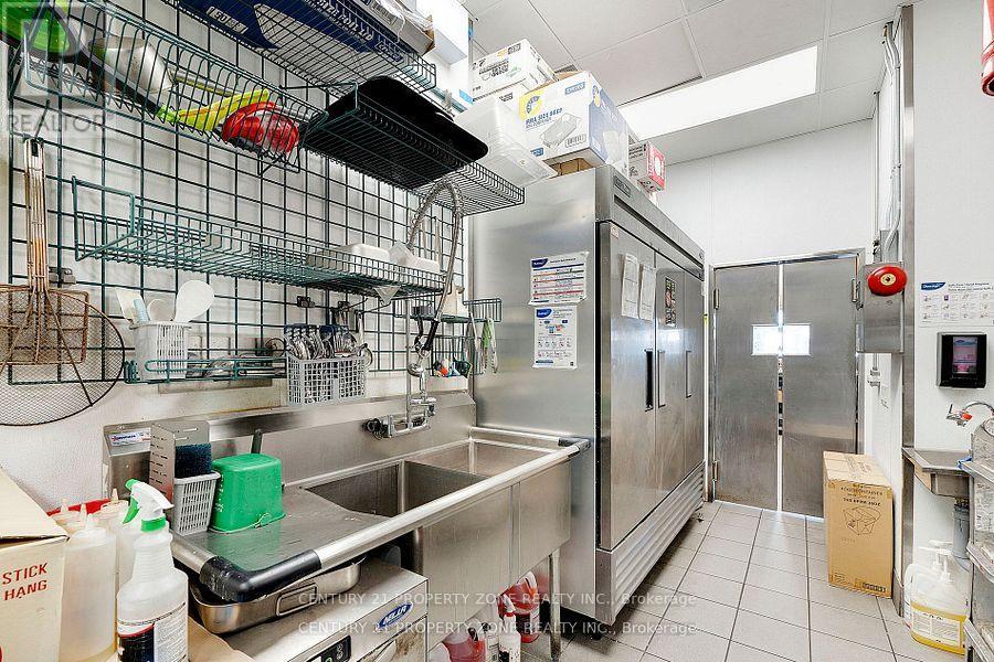 3121 Appleby Line, Burlington, Ontario  L7M 0V7 - Photo 24 - W12839540