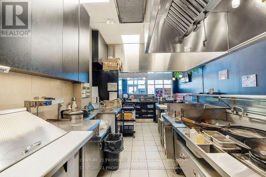 3121 Appleby Line, Burlington, Ontario  L7M 0V7 - Photo 25 - W12839540