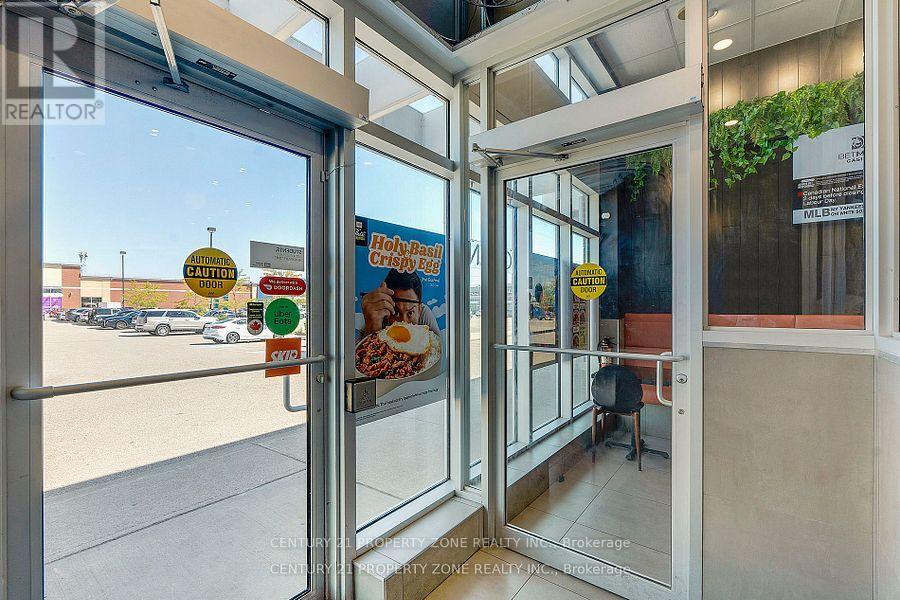 3121 Appleby Line, Burlington, Ontario  L7M 0V7 - Photo 6 - W12839540