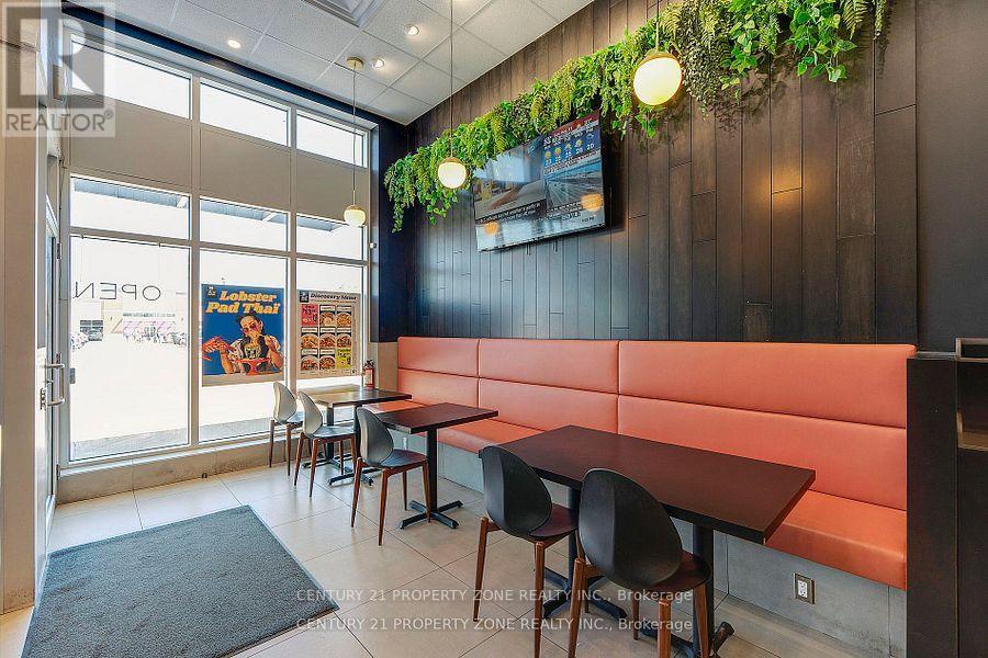 3121 Appleby Line, Burlington, Ontario  L7M 0V7 - Photo 8 - W12839540