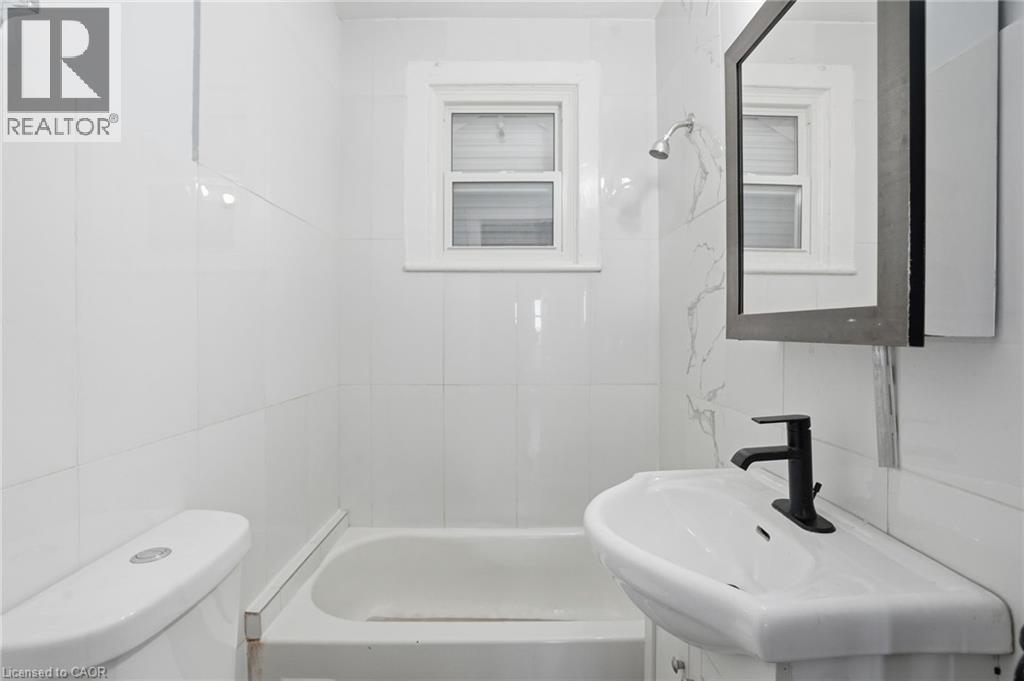 1 Fairholt Road N Unit# 11, Hamilton, Ontario  L8M 1C1 - Photo 13 - 40805018