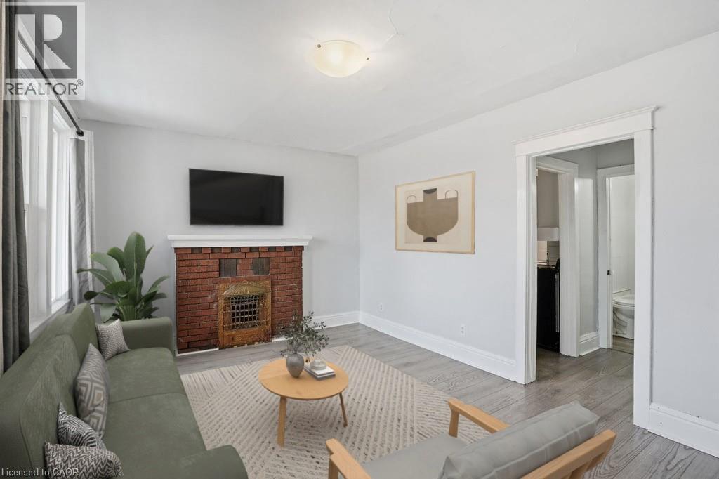 1 Fairholt Road N Unit# 11, Hamilton, Ontario  L8M 1C1 - Photo 1 - 40805018