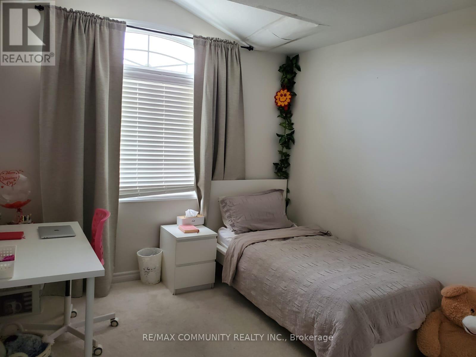 369 Falling Green Crescent, Kitchener, Ontario  N2R 0G1 - Photo 22 - X12837292