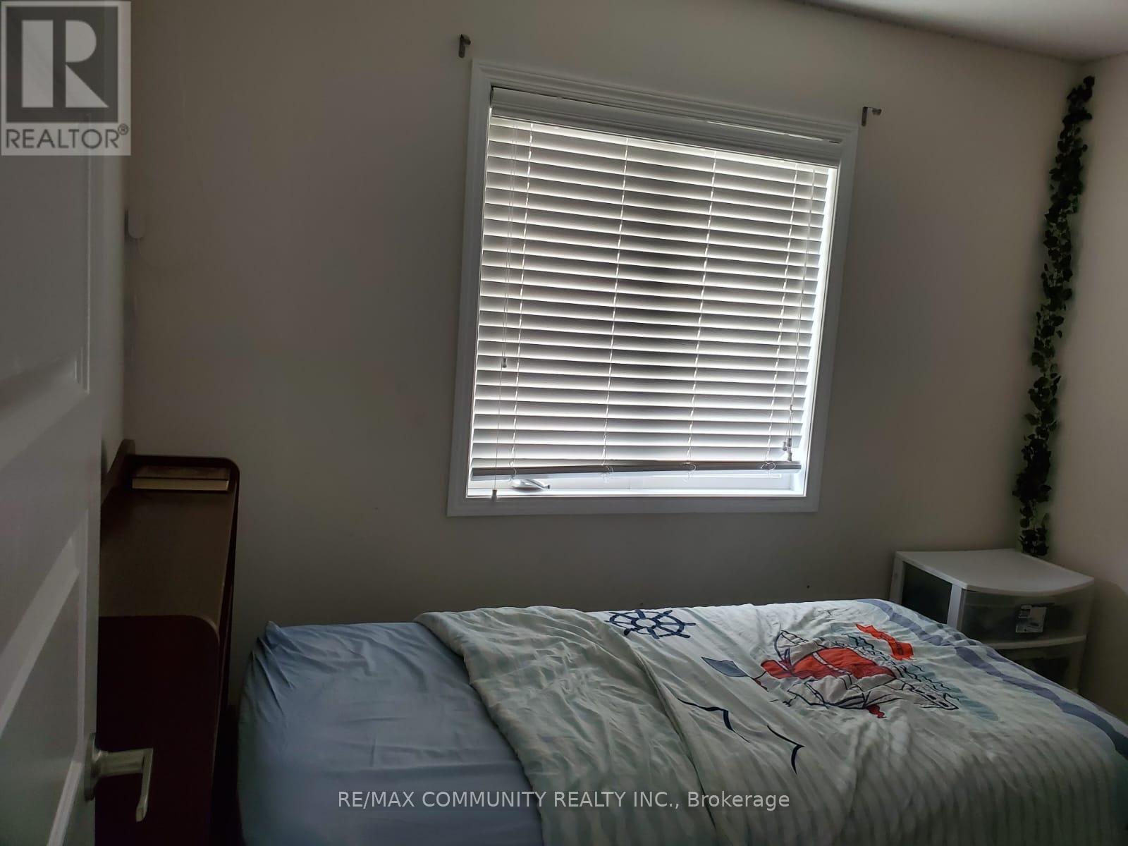 369 Falling Green Crescent, Kitchener, Ontario  N2R 0G1 - Photo 24 - X12837292