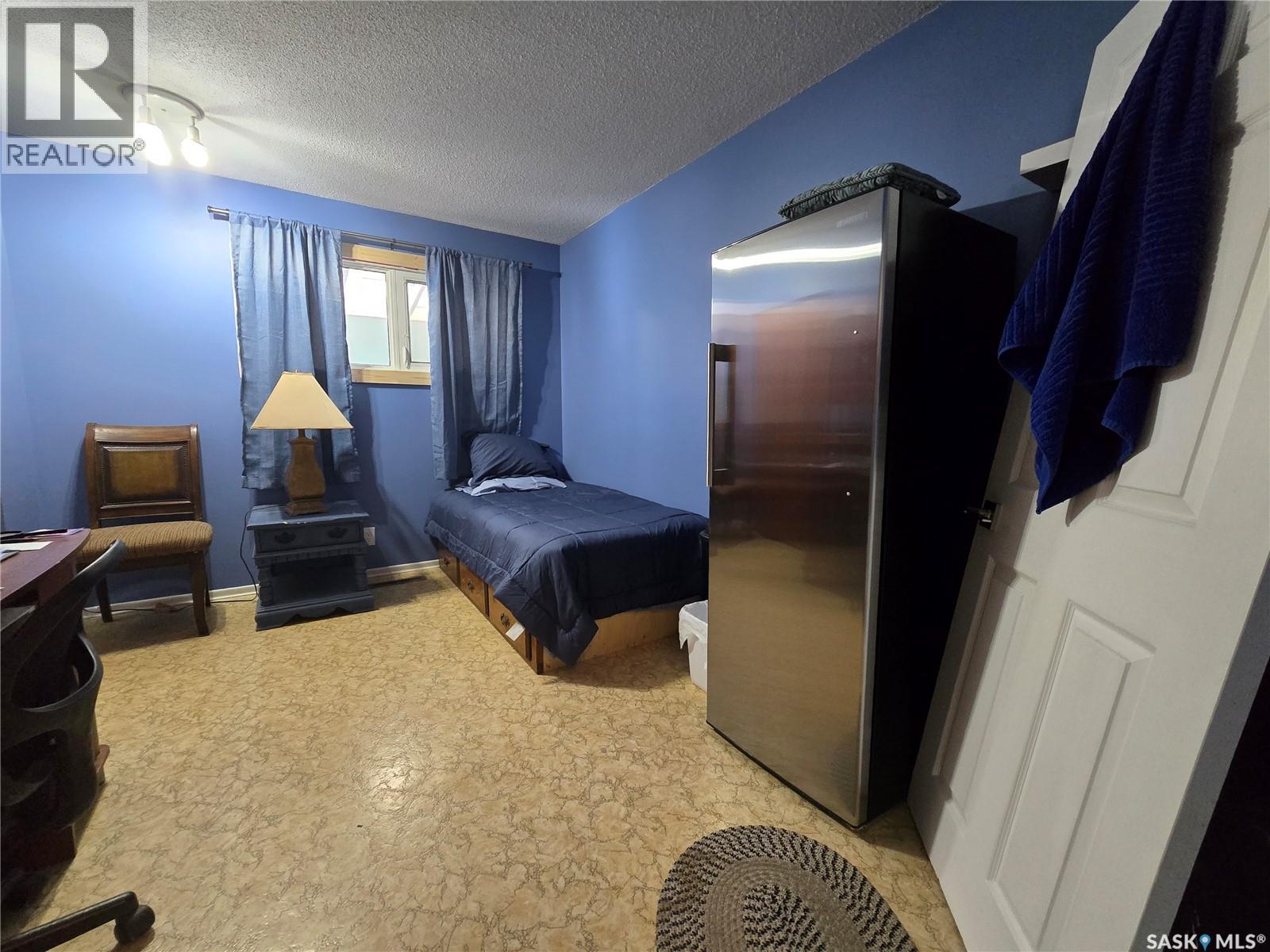 223 Mergens Street, Weyburn, Saskatchewan  S4H 1R4 - Photo 10 - SK029606