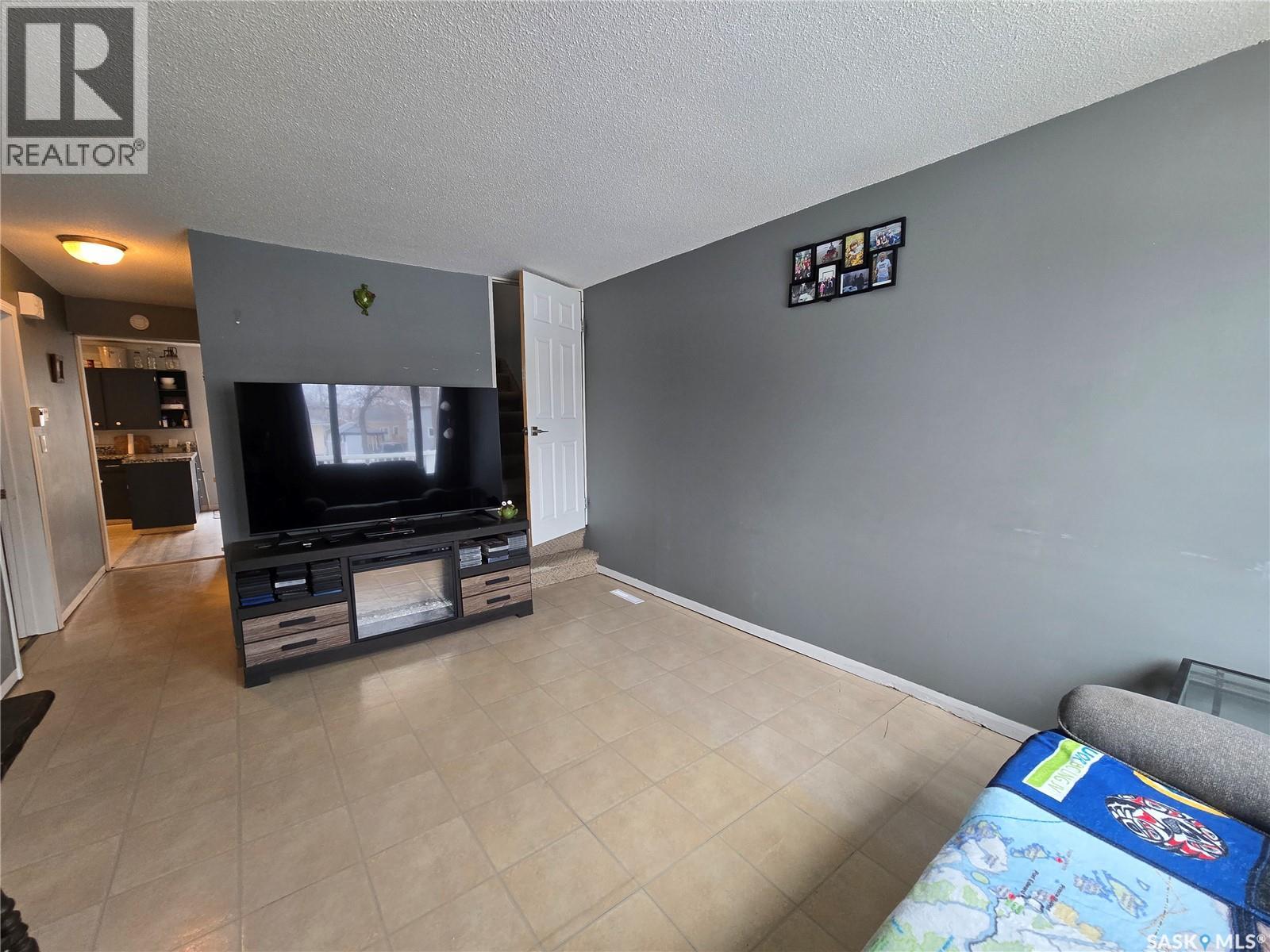 223 Mergens Street, Weyburn, Saskatchewan  S4H 1R4 - Photo 12 - SK029606