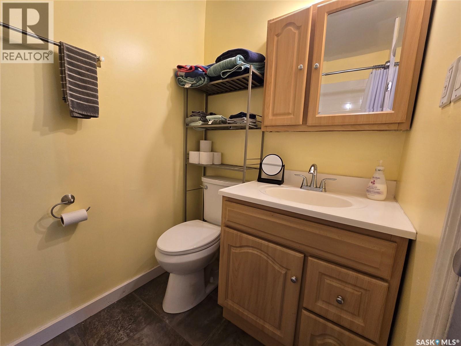 223 Mergens Street, Weyburn, Saskatchewan  S4H 1R4 - Photo 9 - SK029606