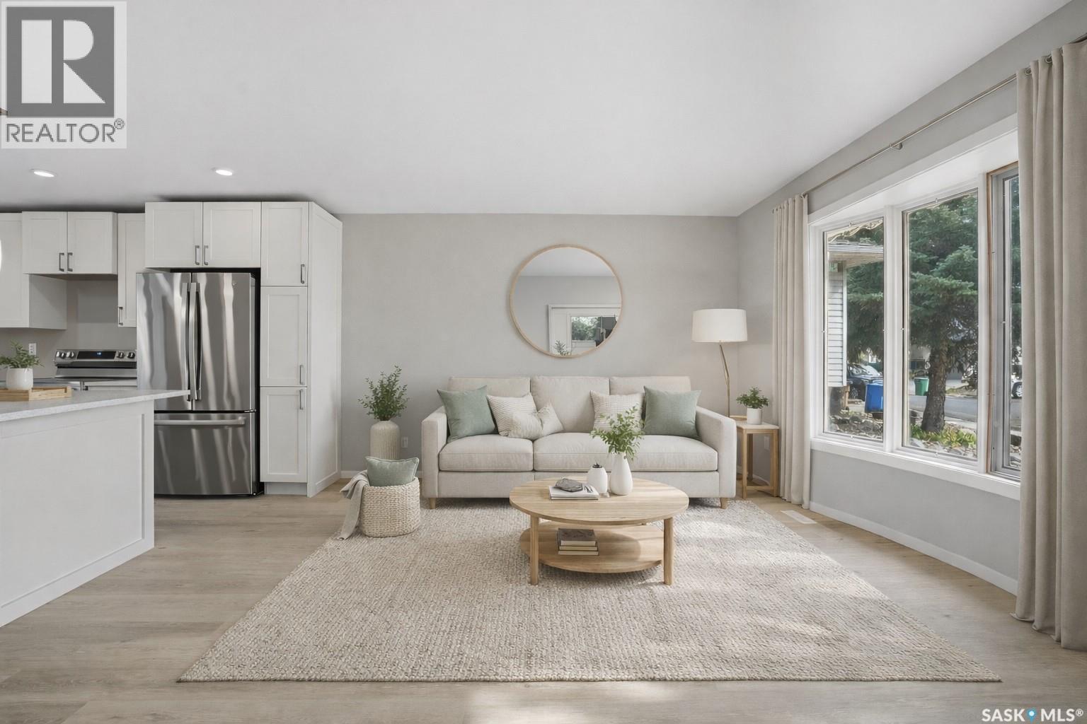 42 Aitken Crescent, Regina, Saskatchewan  S4R 5W7 - Photo 4 - SK029522