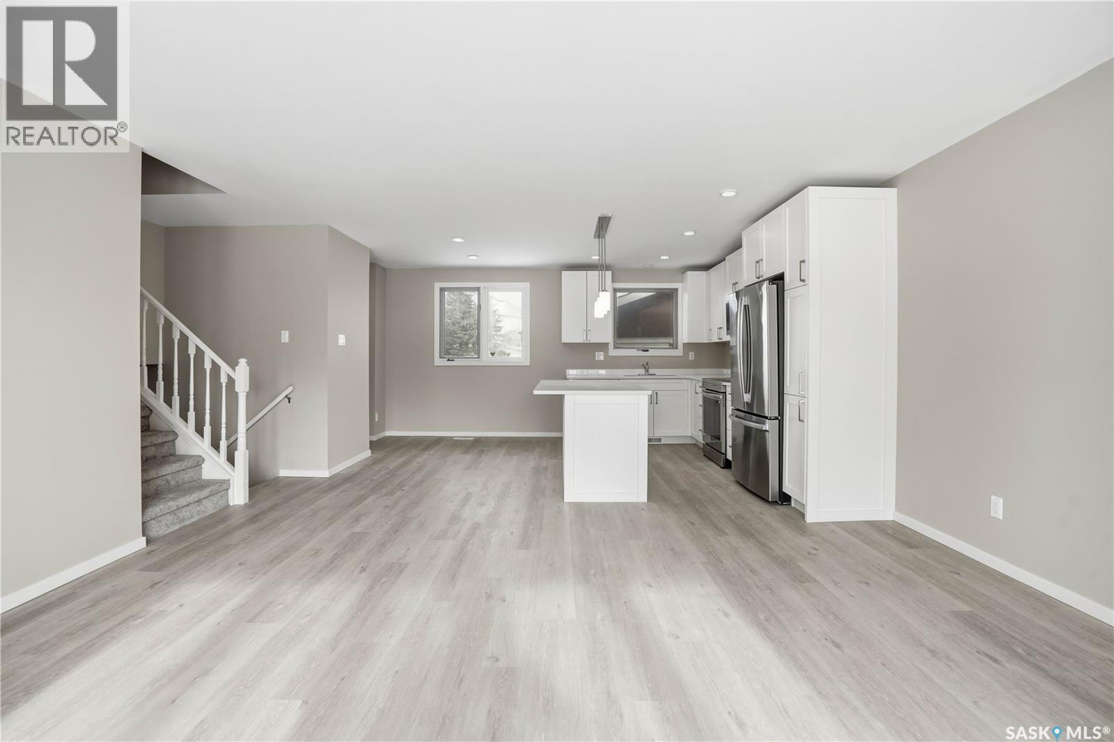 42 Aitken Crescent, Regina, Saskatchewan  S4R 5W7 - Photo 6 - SK029522