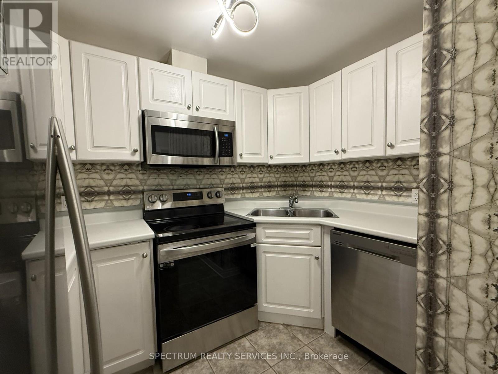 116 - 6350 Dorchester Road, Niagara Falls, Ontario  L2G 1A0 - Photo 8 - X12839250